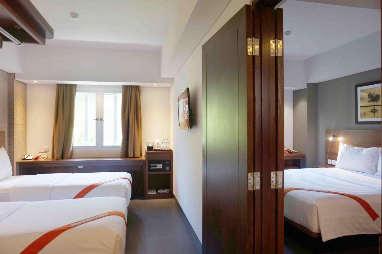 J4 Hotels Legian מראה חיצוני תמונה