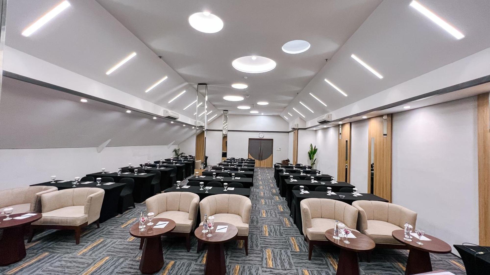 J4 Hotels Legian מראה חיצוני תמונה