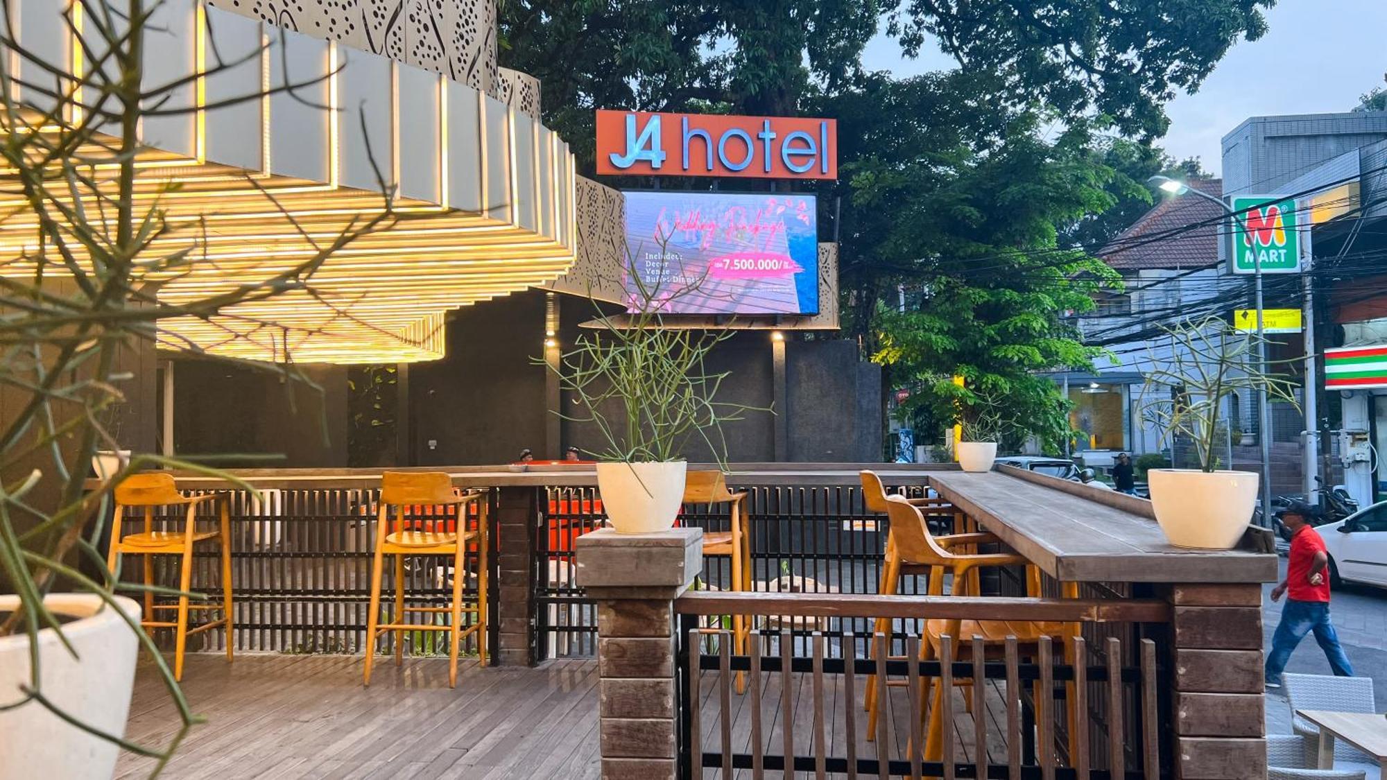 J4 Hotels Legian מראה חיצוני תמונה