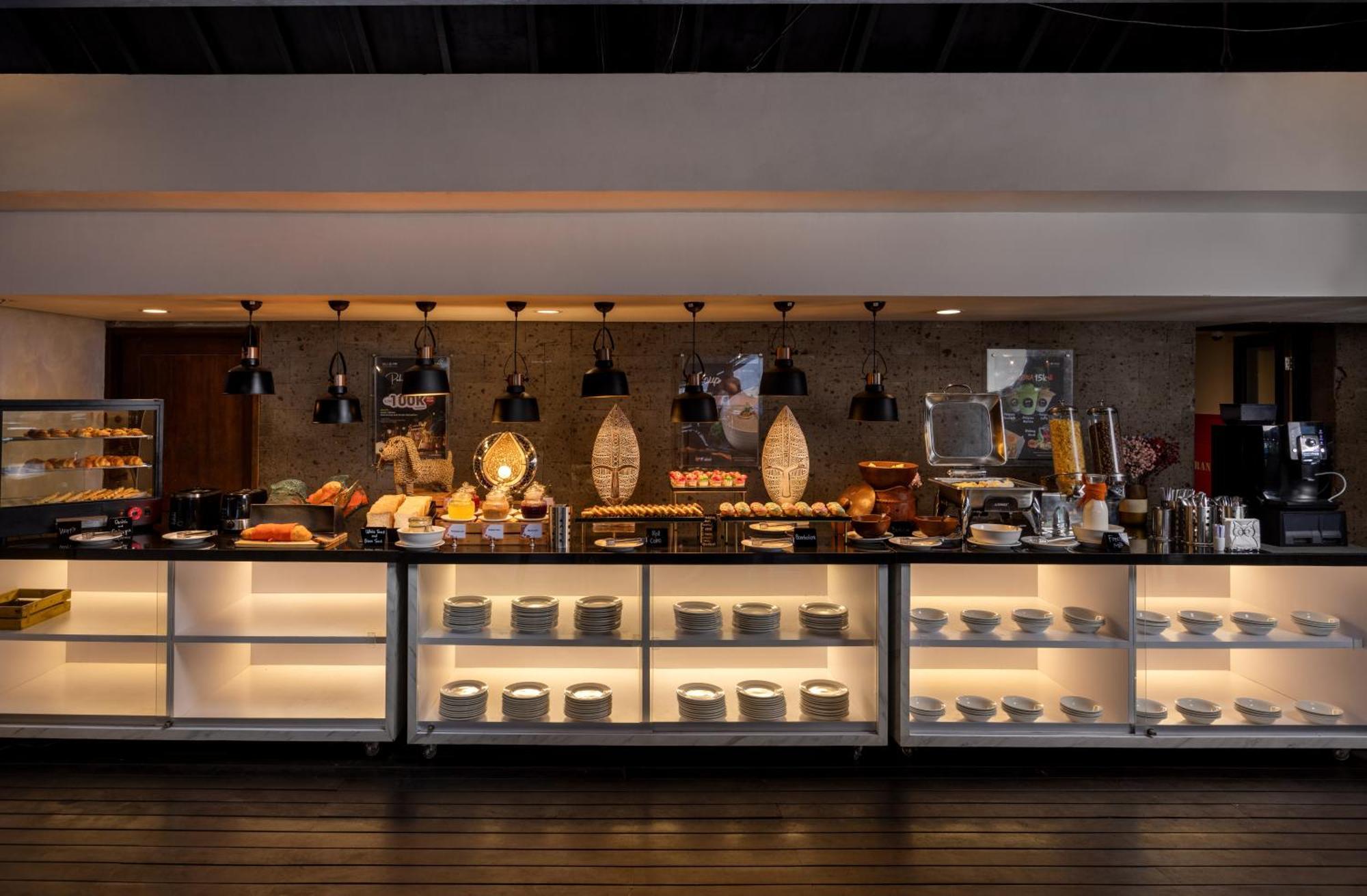 J4 Hotels Legian מראה חיצוני תמונה